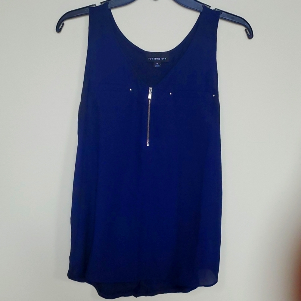 Navy blue sleeveless top. Fortune + ivy. Medium
